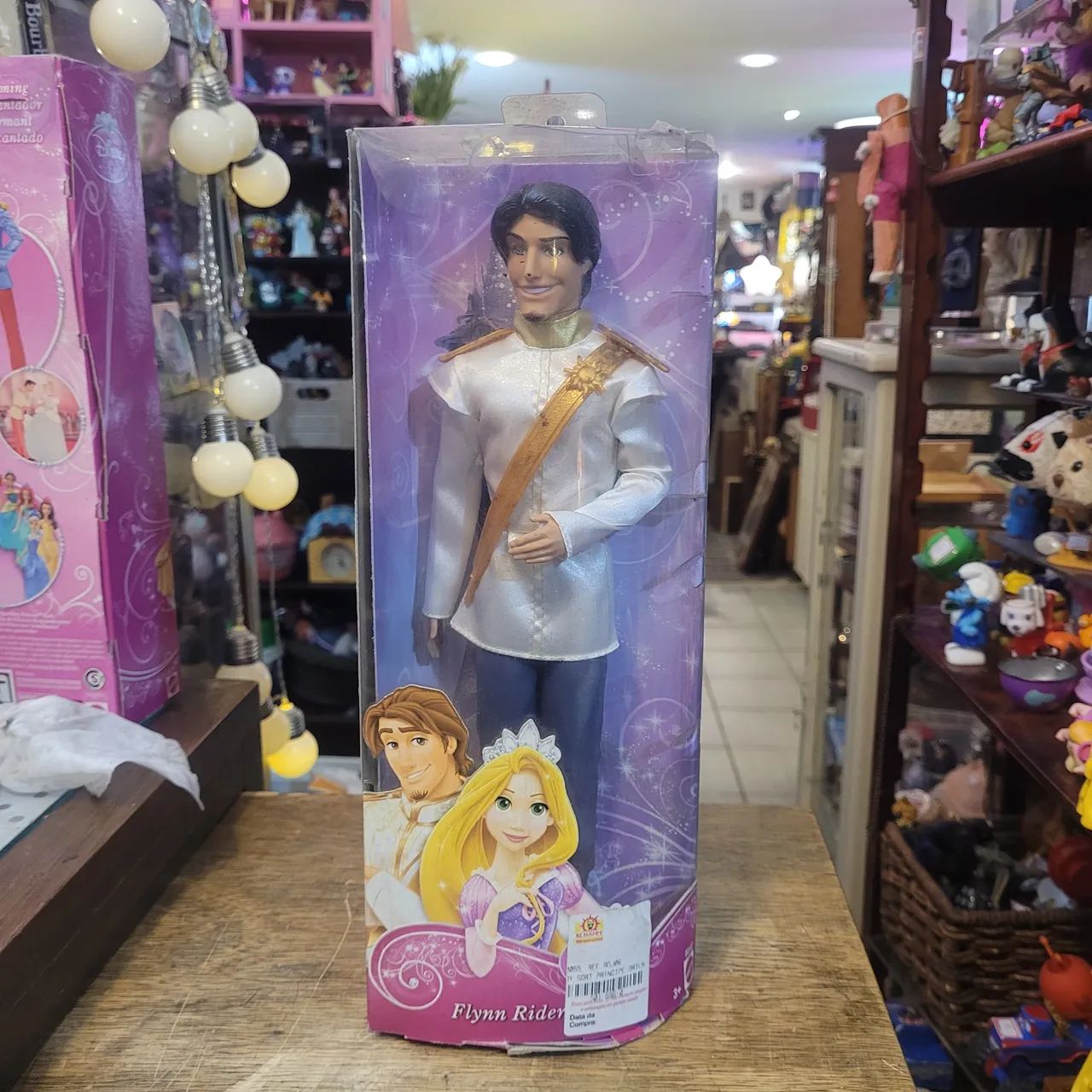 Boneco Flynn Rider Disney. Na caixa