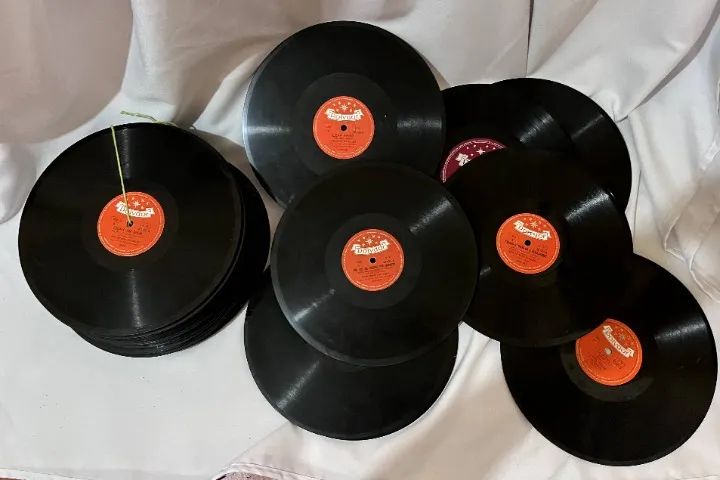 50 LPs 10 polegadas, aleatórios, para ARTESANATO, da gravadora Polydor - Foto 2
