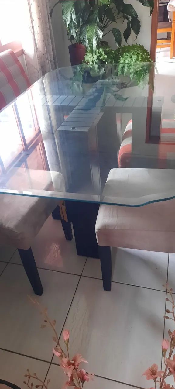 Vendo uma mesa pra 4 ou 6 cadeiras  - Foto 4