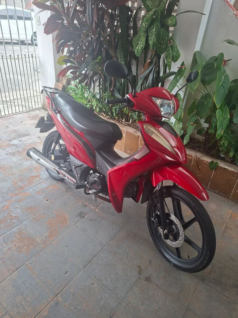 Moto semi nova