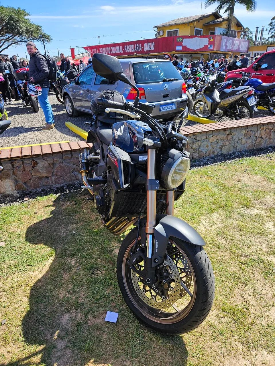 Vendo cb650r 2021 impecável  - Foto 2