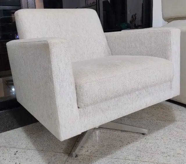 Poltrona Decorativa com Base Giratória Para Sala de Estar - Foto 2