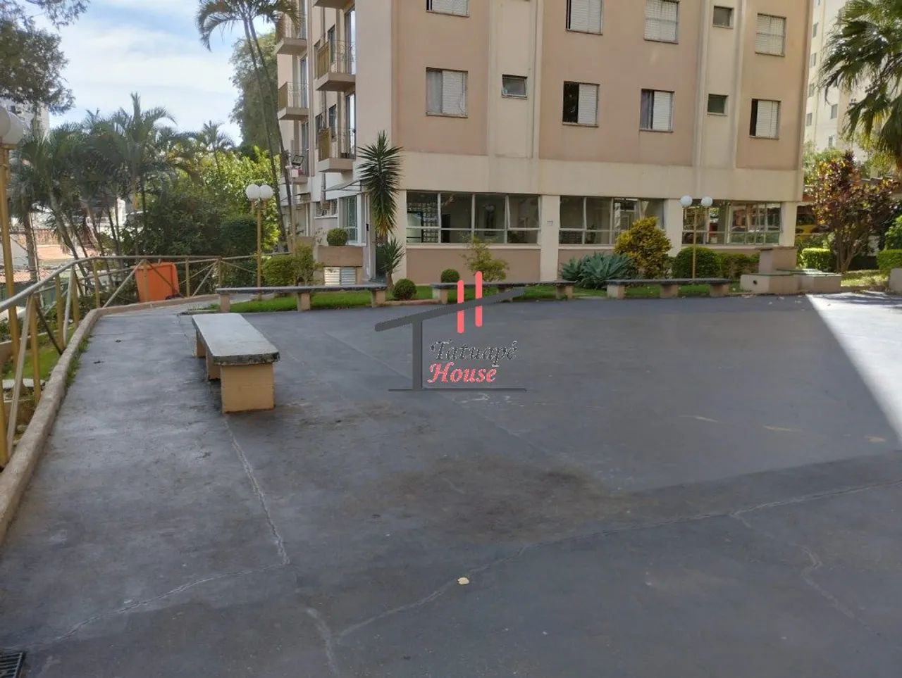 Apartamento com 2 dormitórios e vaga - 67 mts² - Foto 2