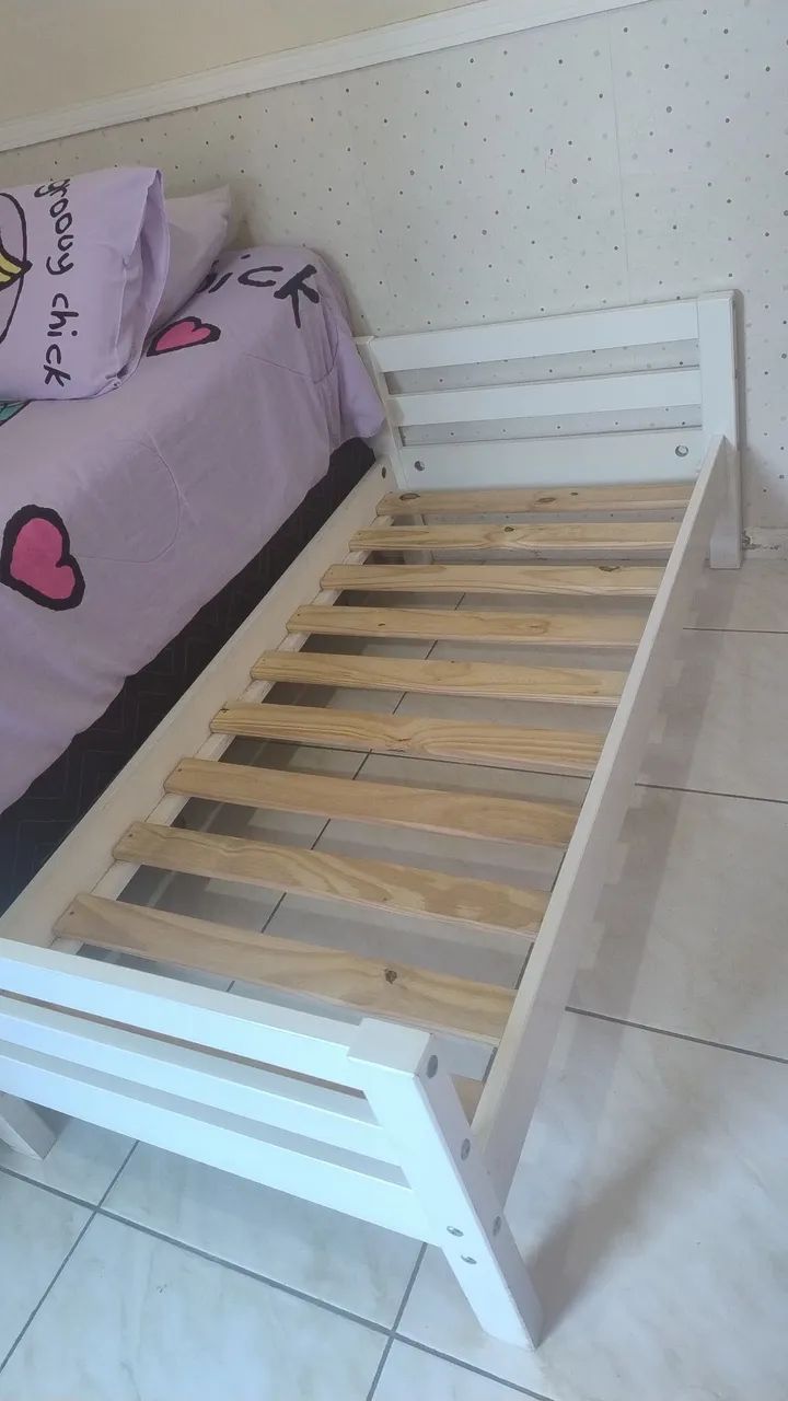 Mini cama ( Montessori) com estrado e lateral ( acompanha colchão)  - Foto 3