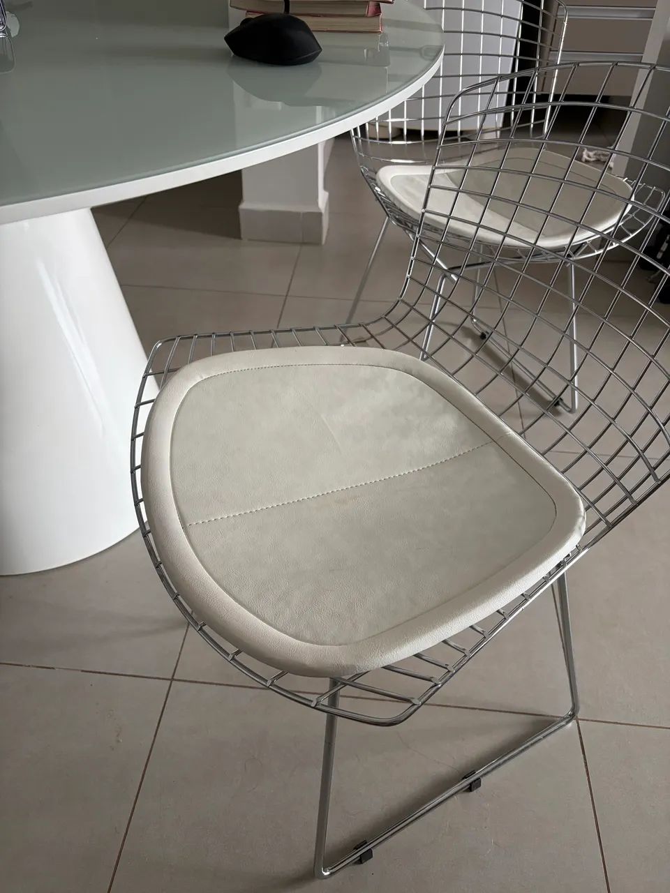 CADEIRA COM ALMOFADA BERTOIA TOK STOk