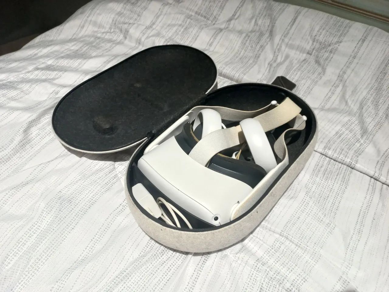 Oculus Quest 2 128GB + Case  - Foto 2