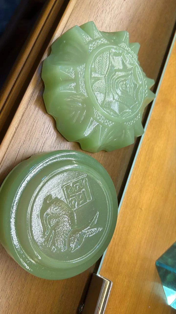 2 cinzeiros antigos verde jadeite vidro  - Foto 3