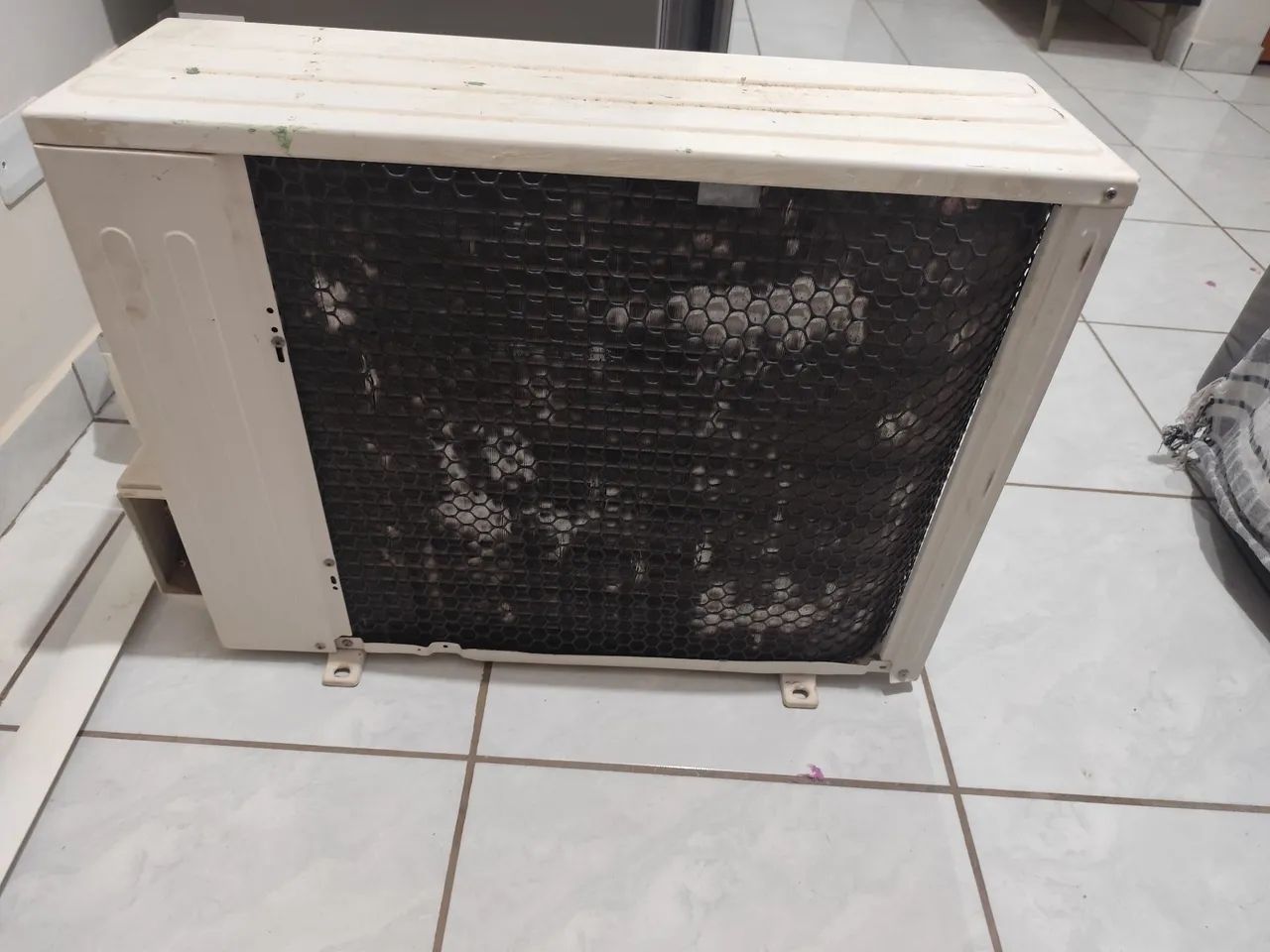 Ar-Condicionado Comfee 12.000 BTUs 220V