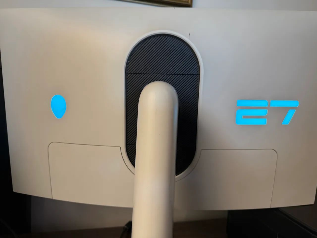 Monitor Alienware 27- QHD AW2723DF