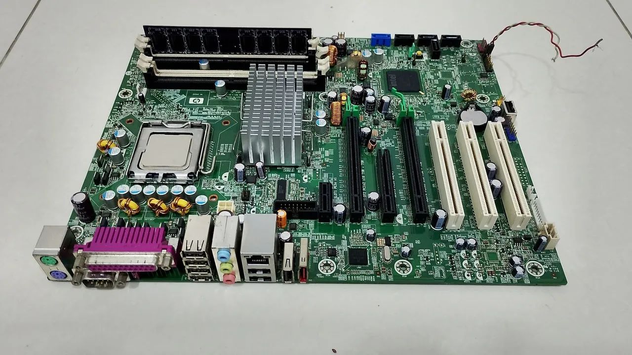 Placa Mãe 775 DDR2 x38 + Memória e processador 