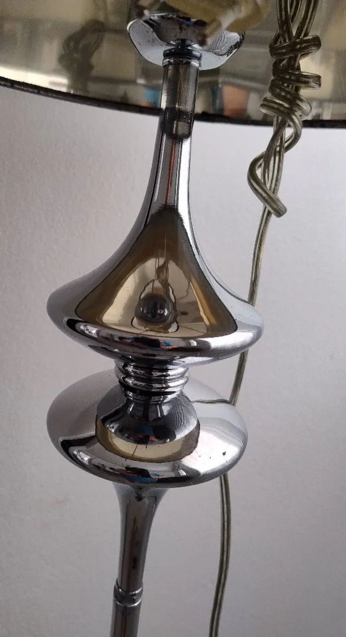 Vendo lindo abajur de chão... - Foto 2