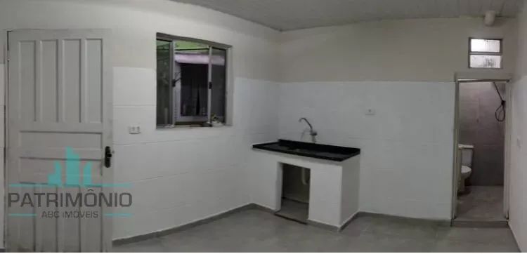 Casa para locação no bairro Nova Gerty em São Caetano do Sul.