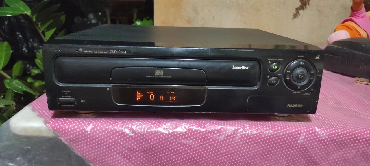 Toca laser Disc e CD 