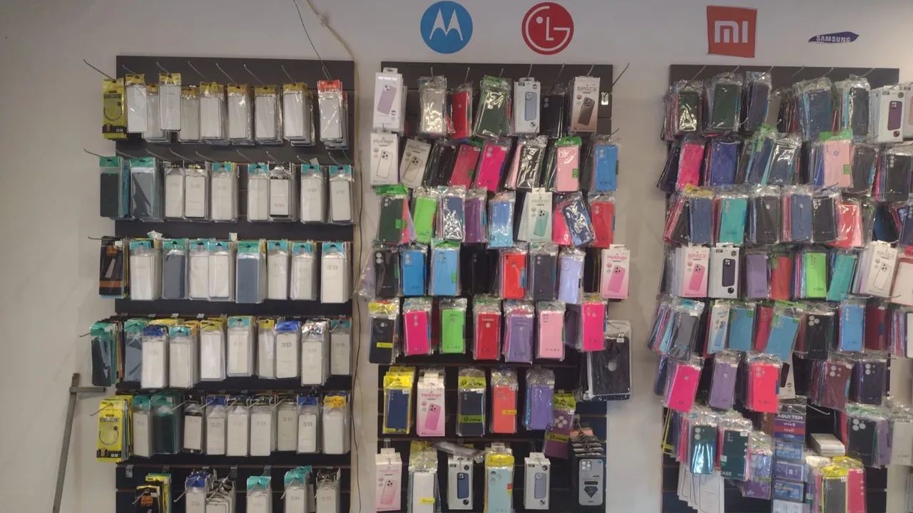 Vendo loja completa de venda de acessórios e reparo de celulares.
