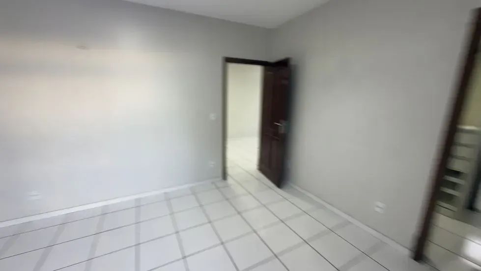 Casa com 4 quartos e garagem para 6 carros em Adrianópolis - Foto 4