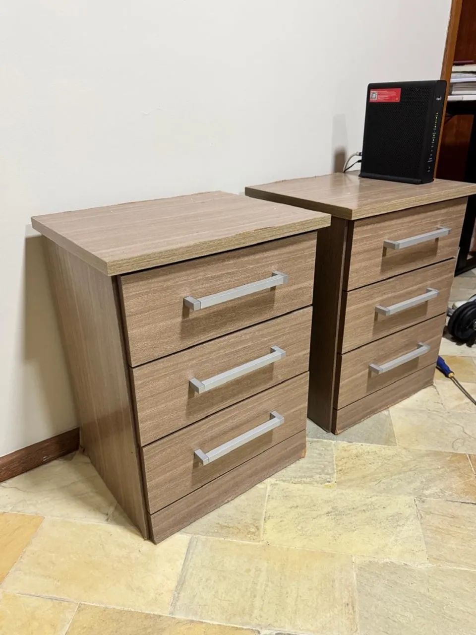 2 Bidê / Comoda com gavetas -