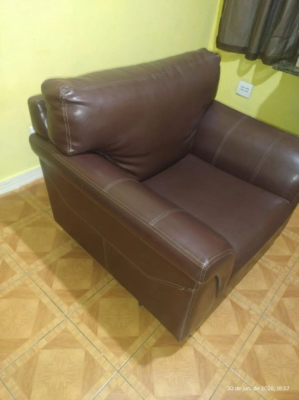 poltrona em couro legitimo linda em perfeito estado - Foto 2