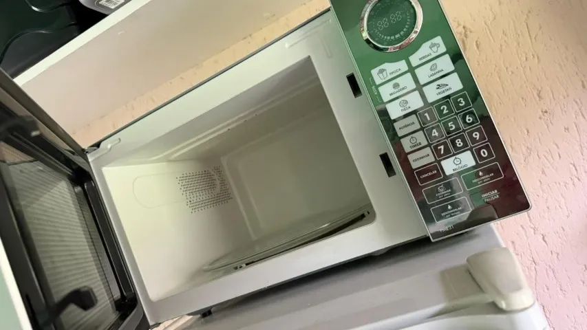 Micro-ondas Philco Inox  - Funcionando Perfeitamente - Foto 2