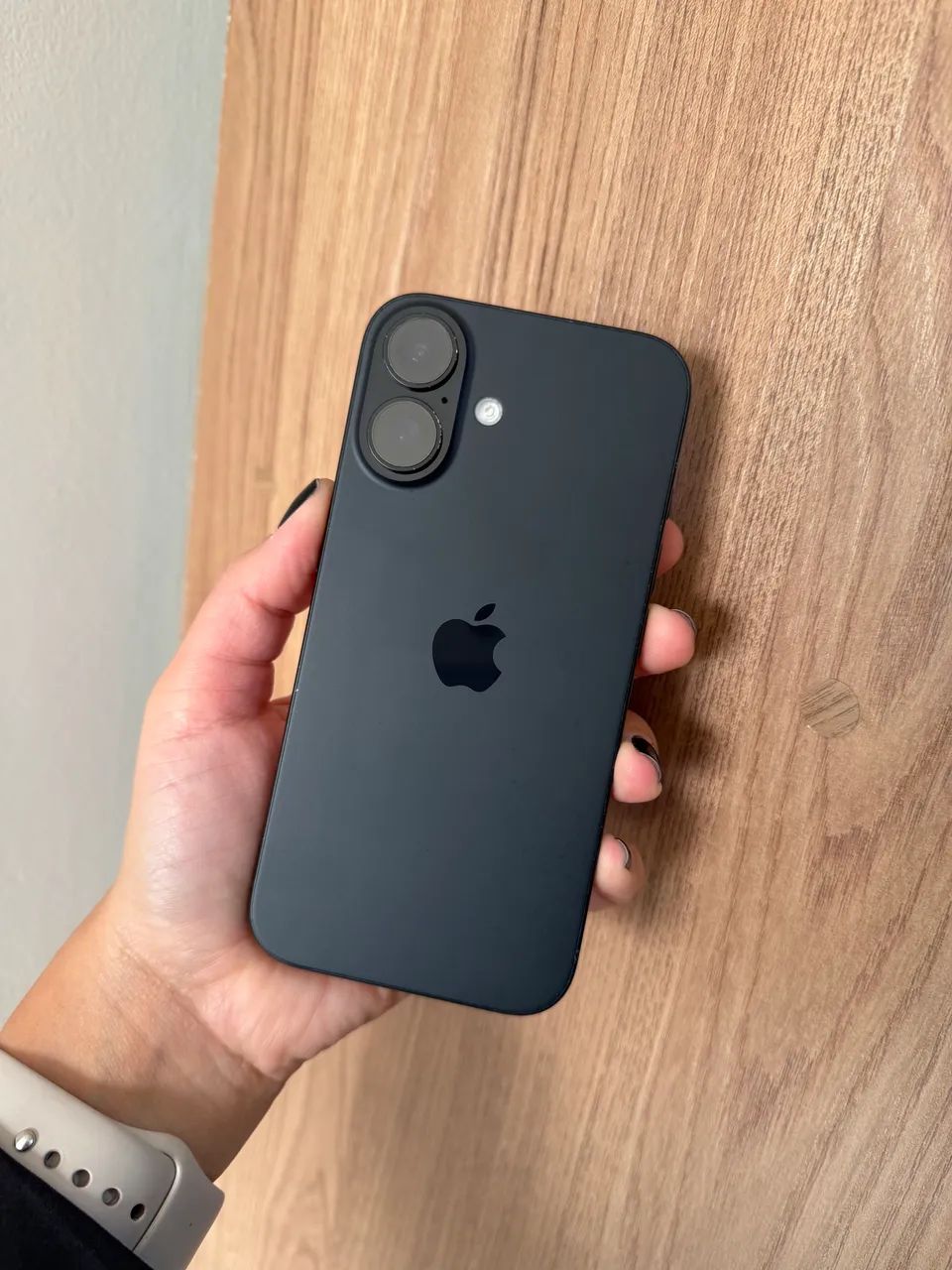 iPhone 16