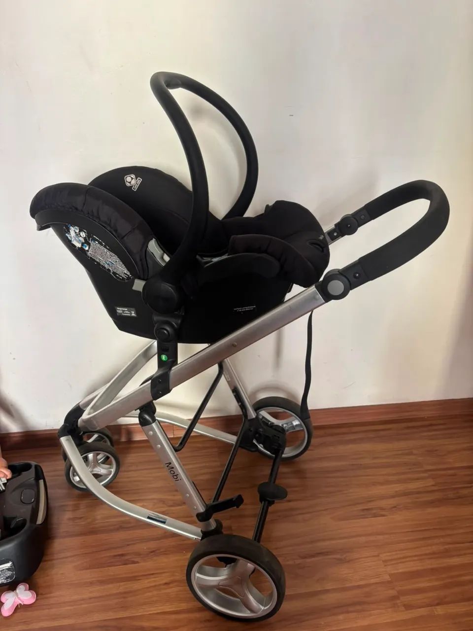Carrinho de bebê + Moisés + bebê conforto e base para carro - Foto 5