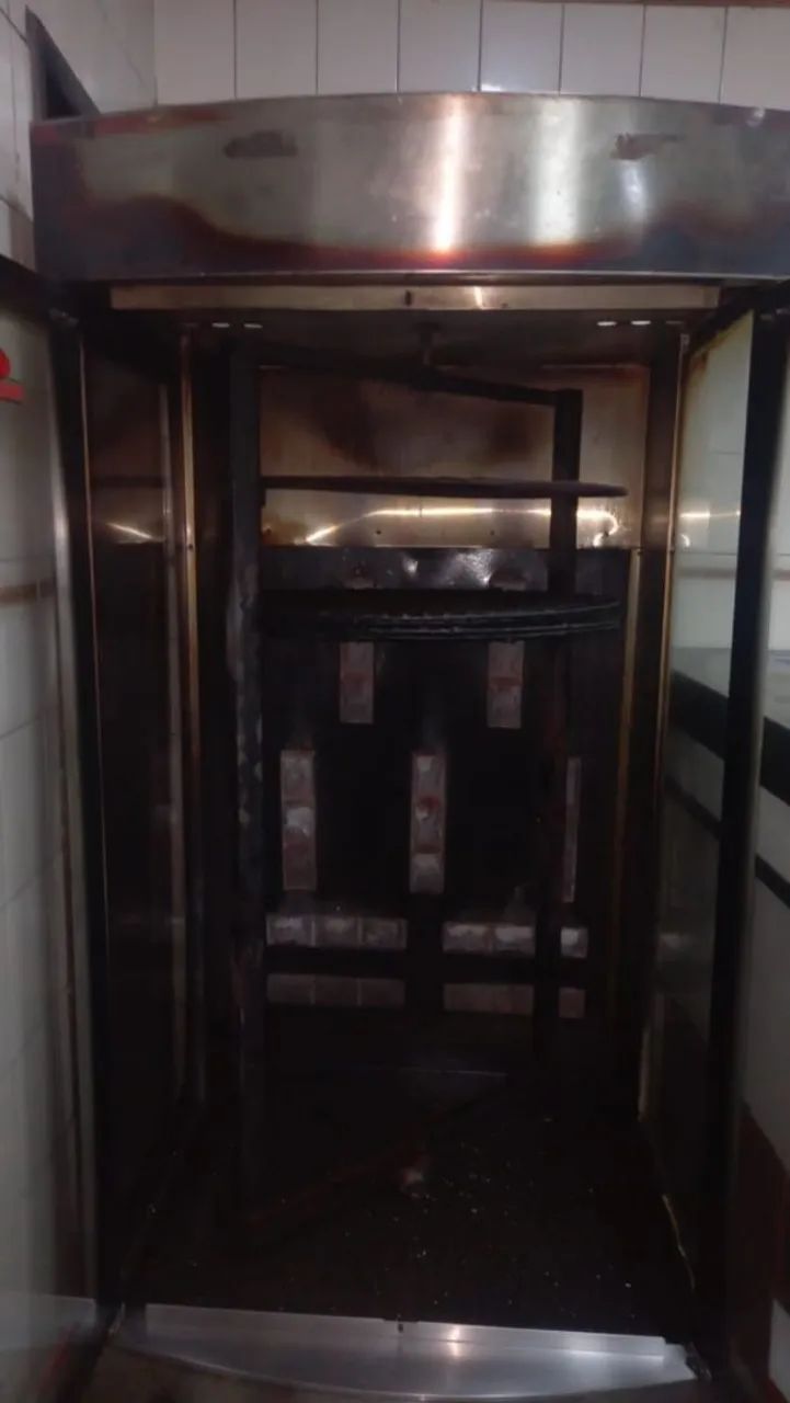 Vendo Frangueira para até 80 frangos  - Foto 5