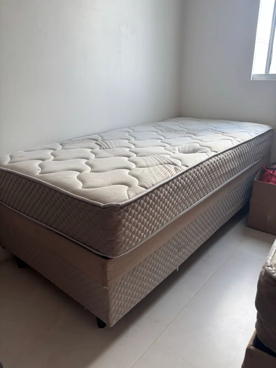 Cama box de solteiro