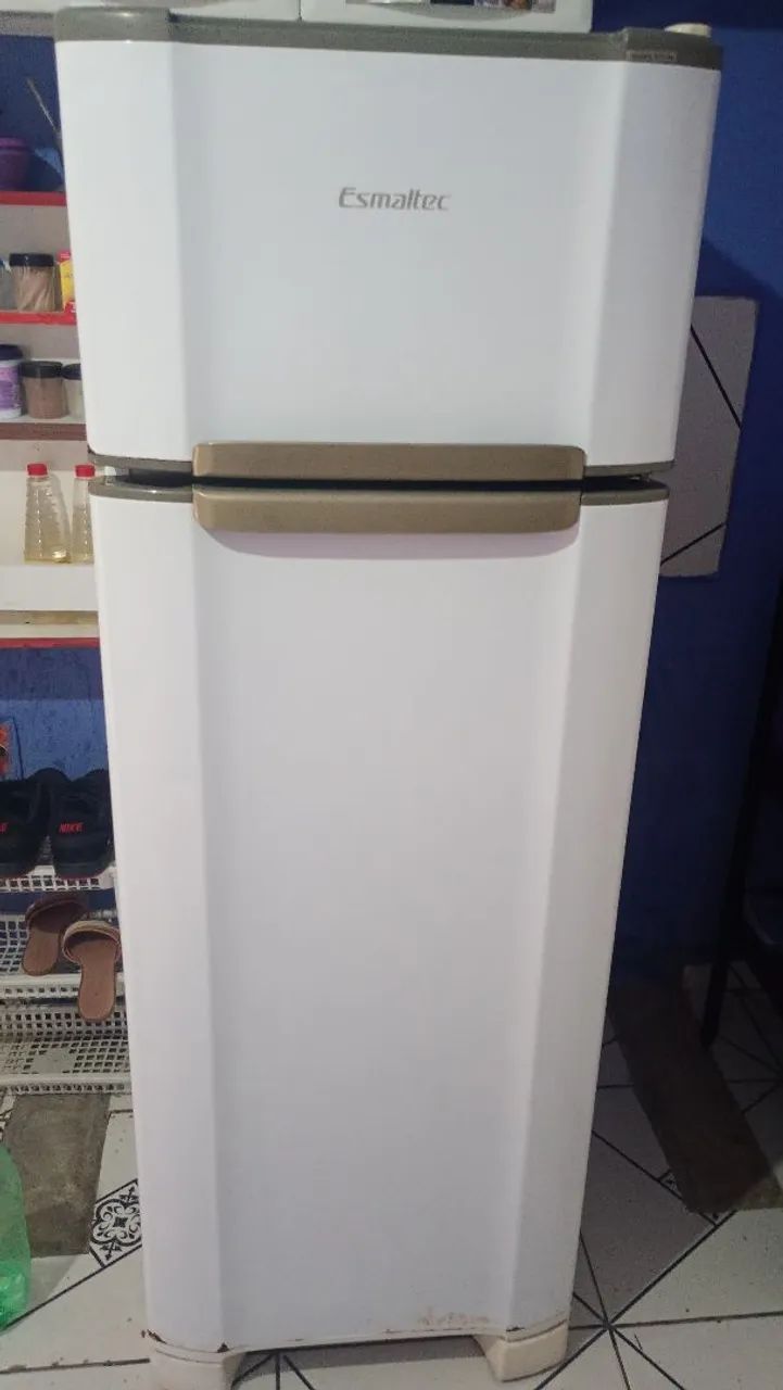Geladeira esmaltec semi nova 400 litros  - Foto 5