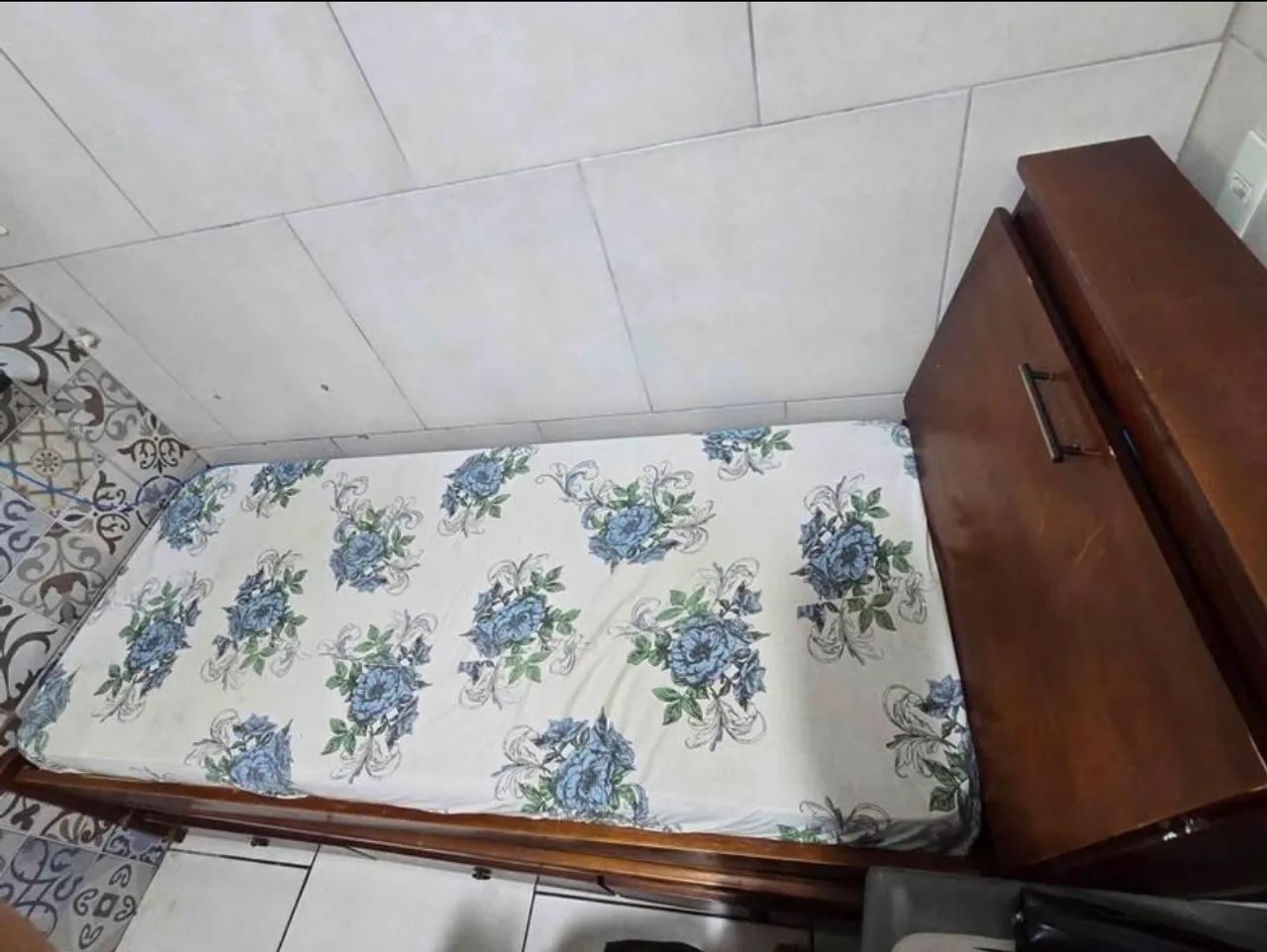 CAMA BICAMA DE SOLTEIRO EM MADEIRA COM BAÚ  - Foto 2