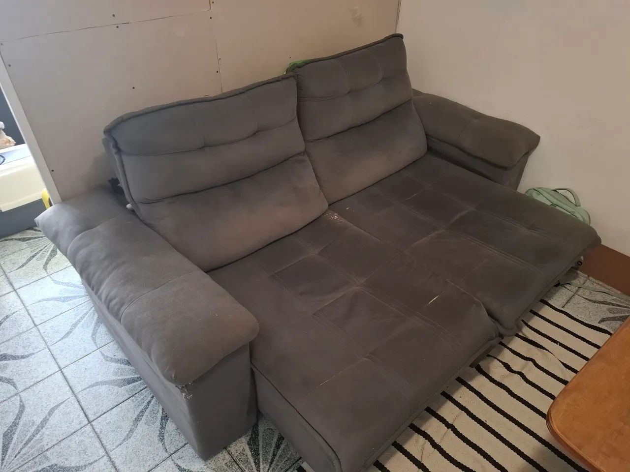 Sofá reclináveis e retrátil 2m