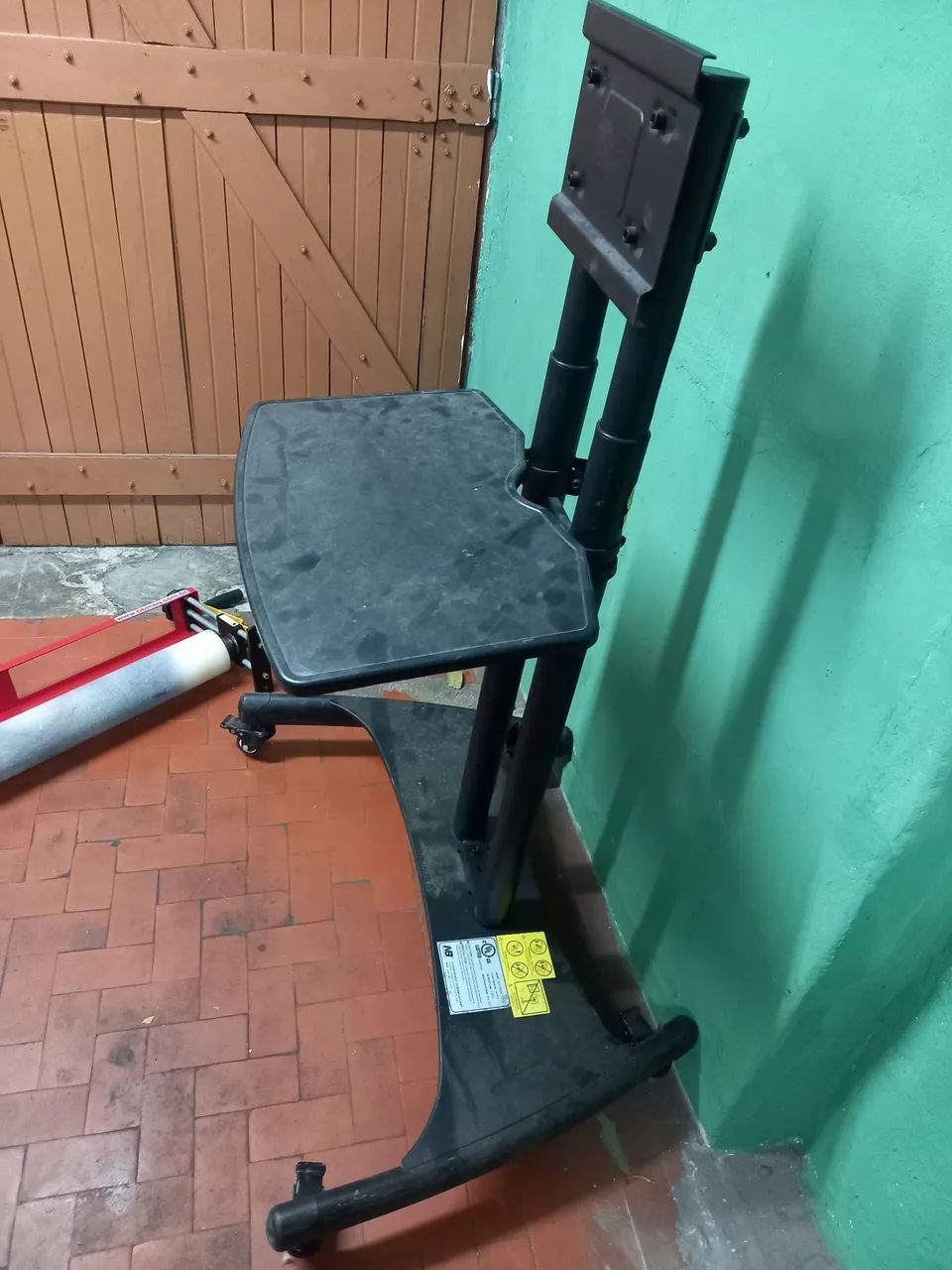 Base para tv de rodinha usada - Foto 5