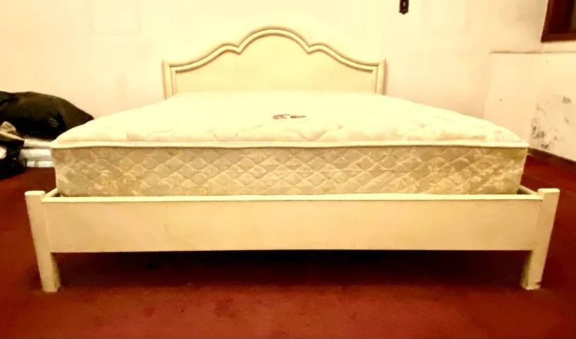 Cama king com cabeceira + Colchão Sealy - Foto 3