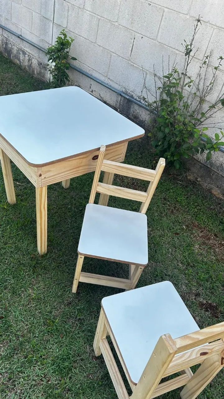 Mesa infantil com duas cadeiras - Foto 2