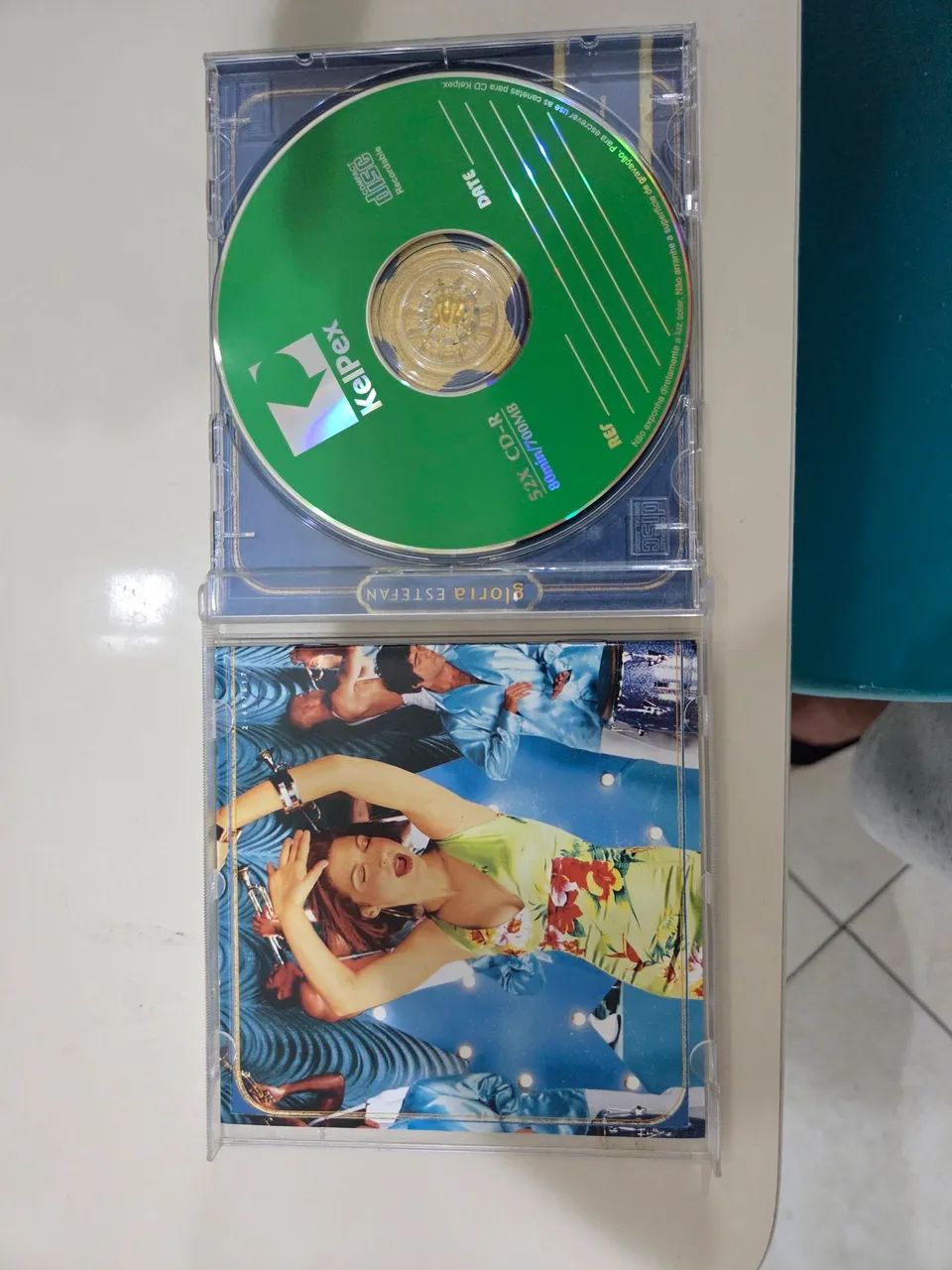 Estojo Original Gloria Estefan + Mídia CD-R Virgem - Foto 3