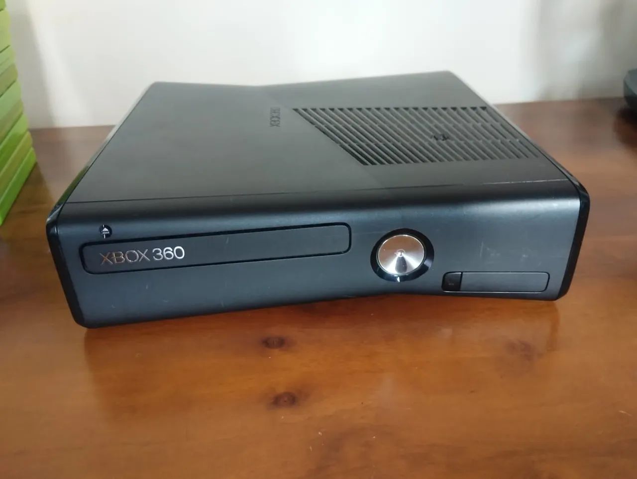 Xbox 360 slim original com kinect e volante com vários jogos - Foto 3