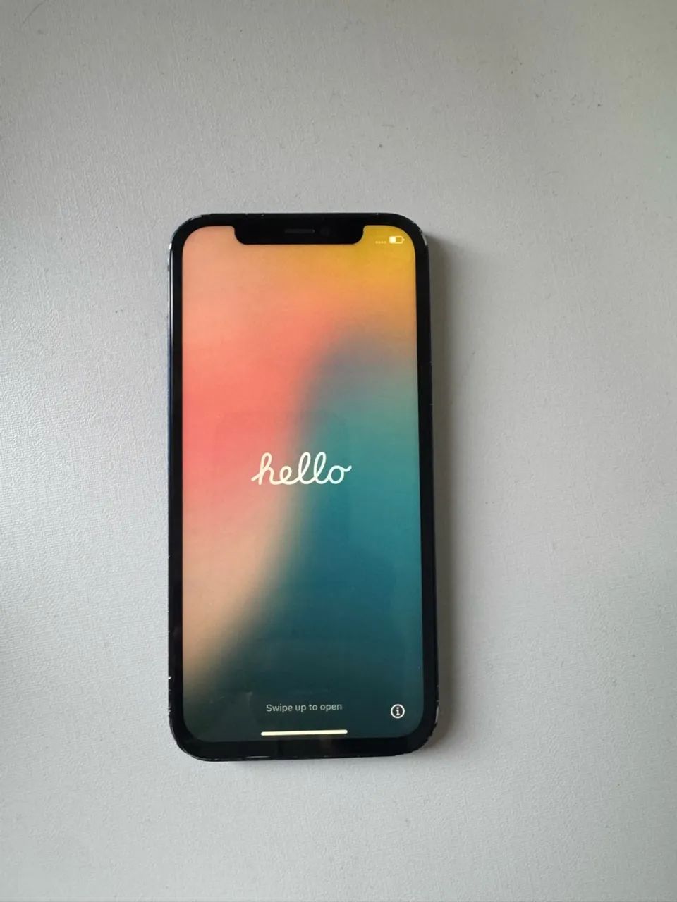 iPhone 12 64gb, com a traseira quebrada funcionando perfeitamente 
