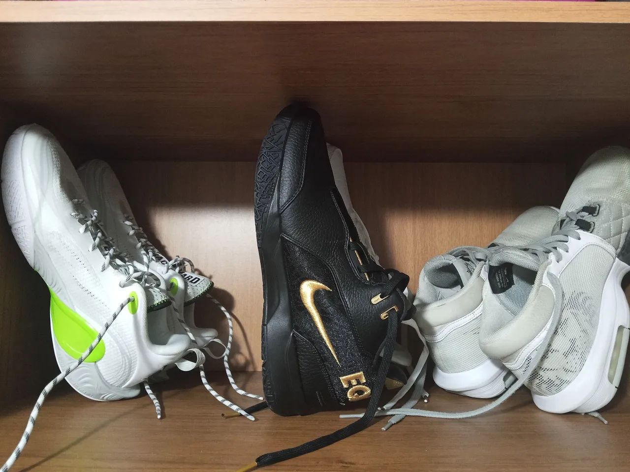 Vendo tênis de basquete minimamente usados (preços a negociar)