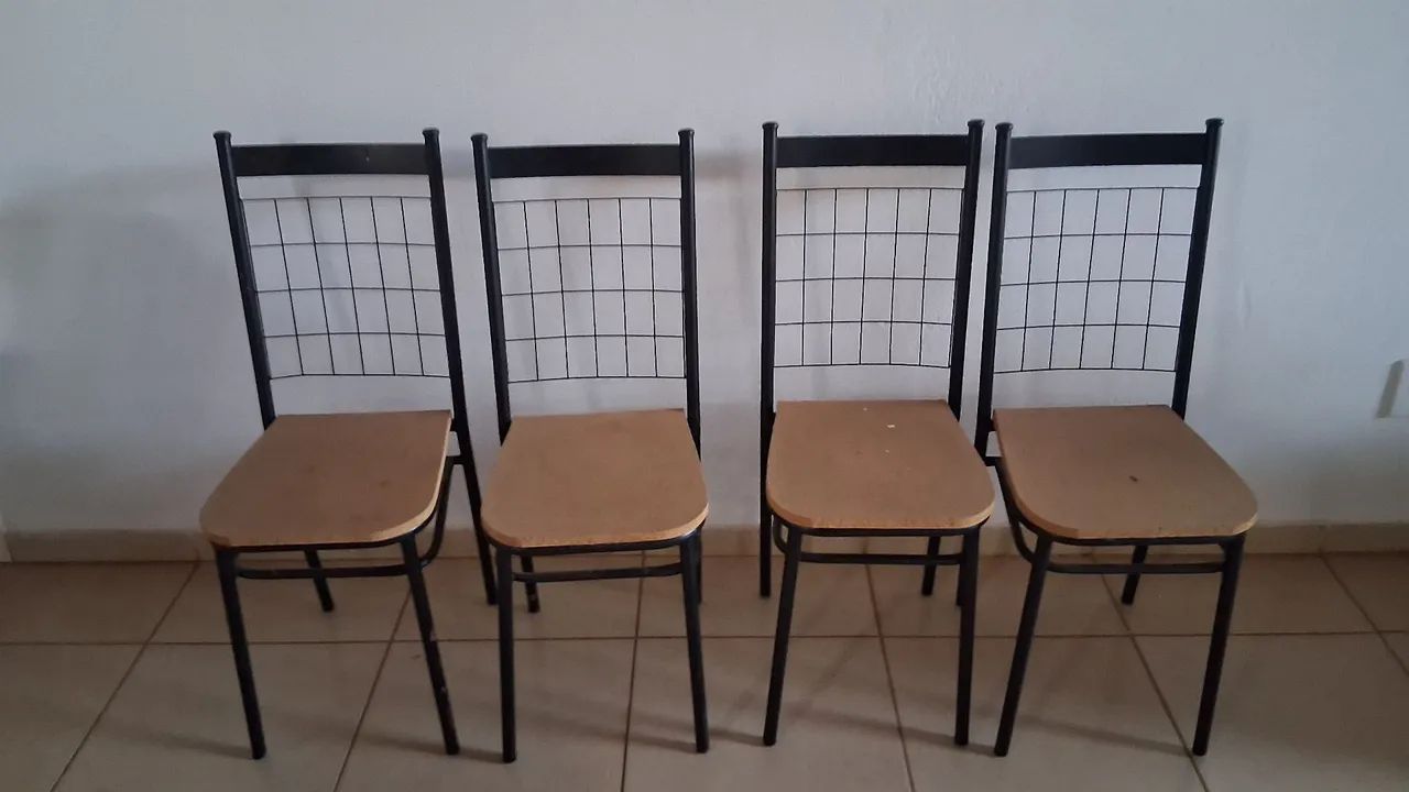 Mesa Quatro lugares c/ Cadeiras  - Foto 2