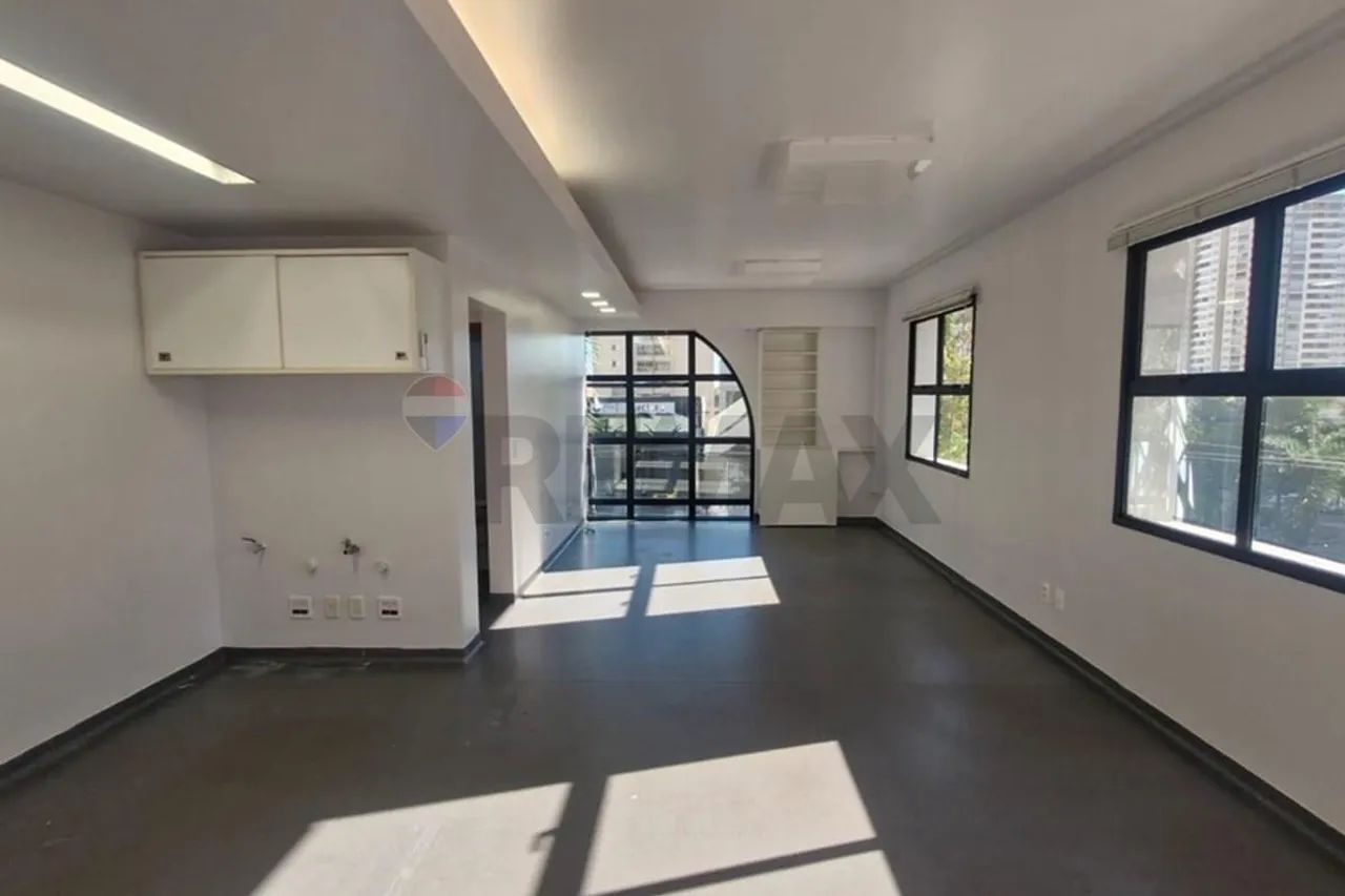 Sala comercial no coração do Botânico, pronta para uso, com copa e climatização! - Foto 4