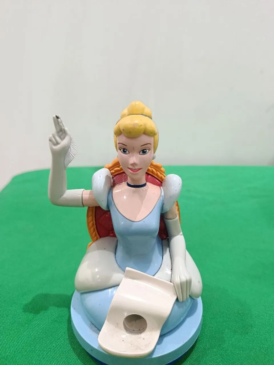 Dispencer de M&M da Cinderela