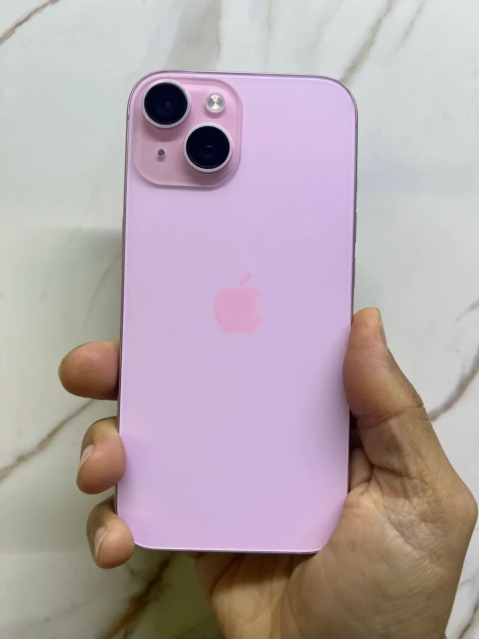 iPhone 15 128gigas bateria 85% 