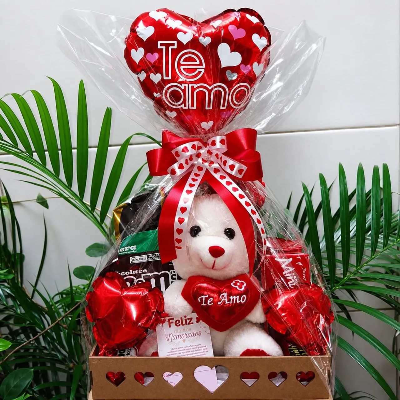 Cesta de Chocolates Romântica Com Ursinho e Mensagem.  - Foto 2