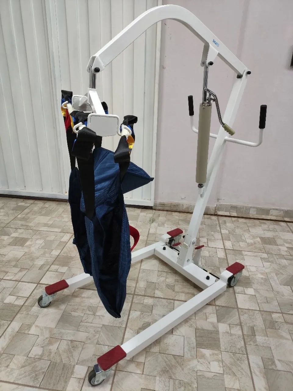 Guincho para acamado dellamed 180kg - Foto 5