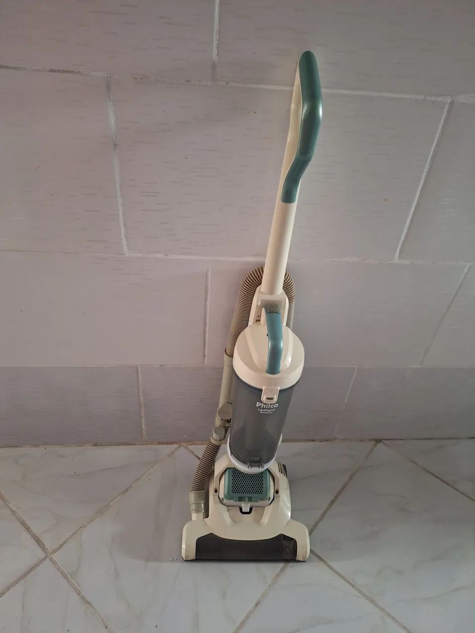 Aspirador de pó e água 