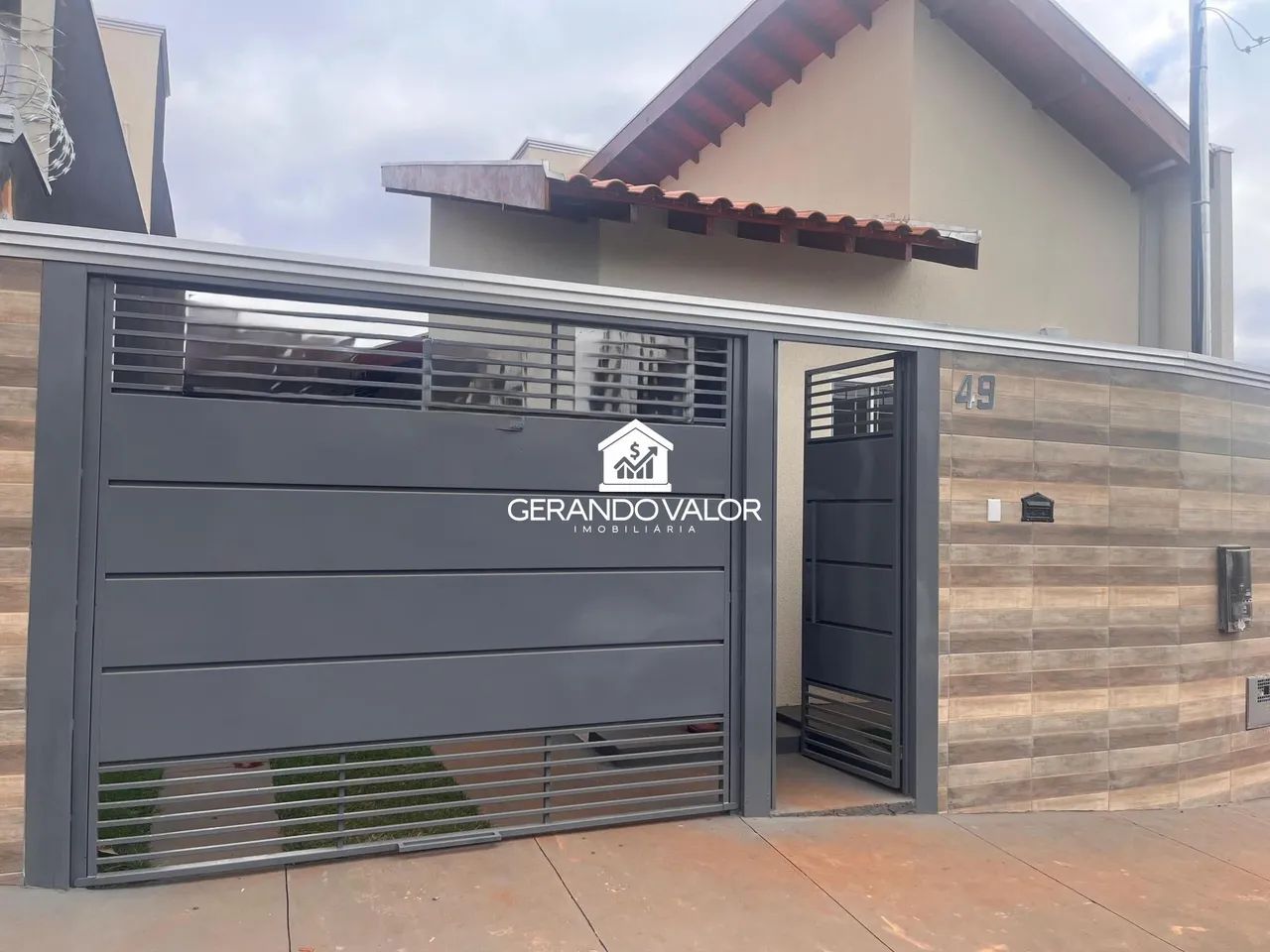 Casa c/ Suíte Próx. ao Atacadão da Coronel Antonino
