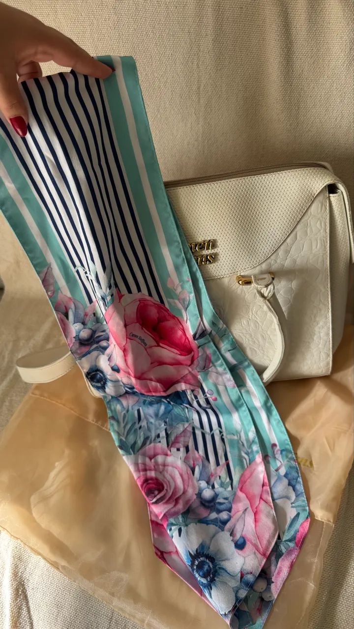 Bolsa Carmen Steffens com lenço - Foto 4