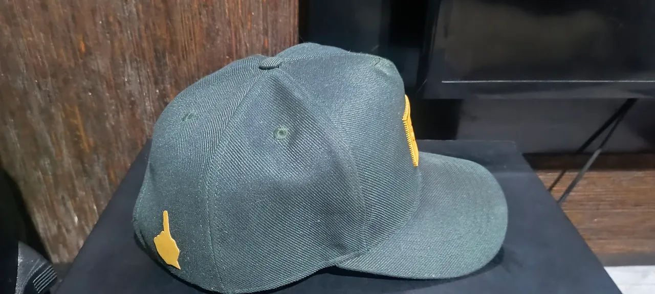 Vendo dois bonés original buh  - Foto 4