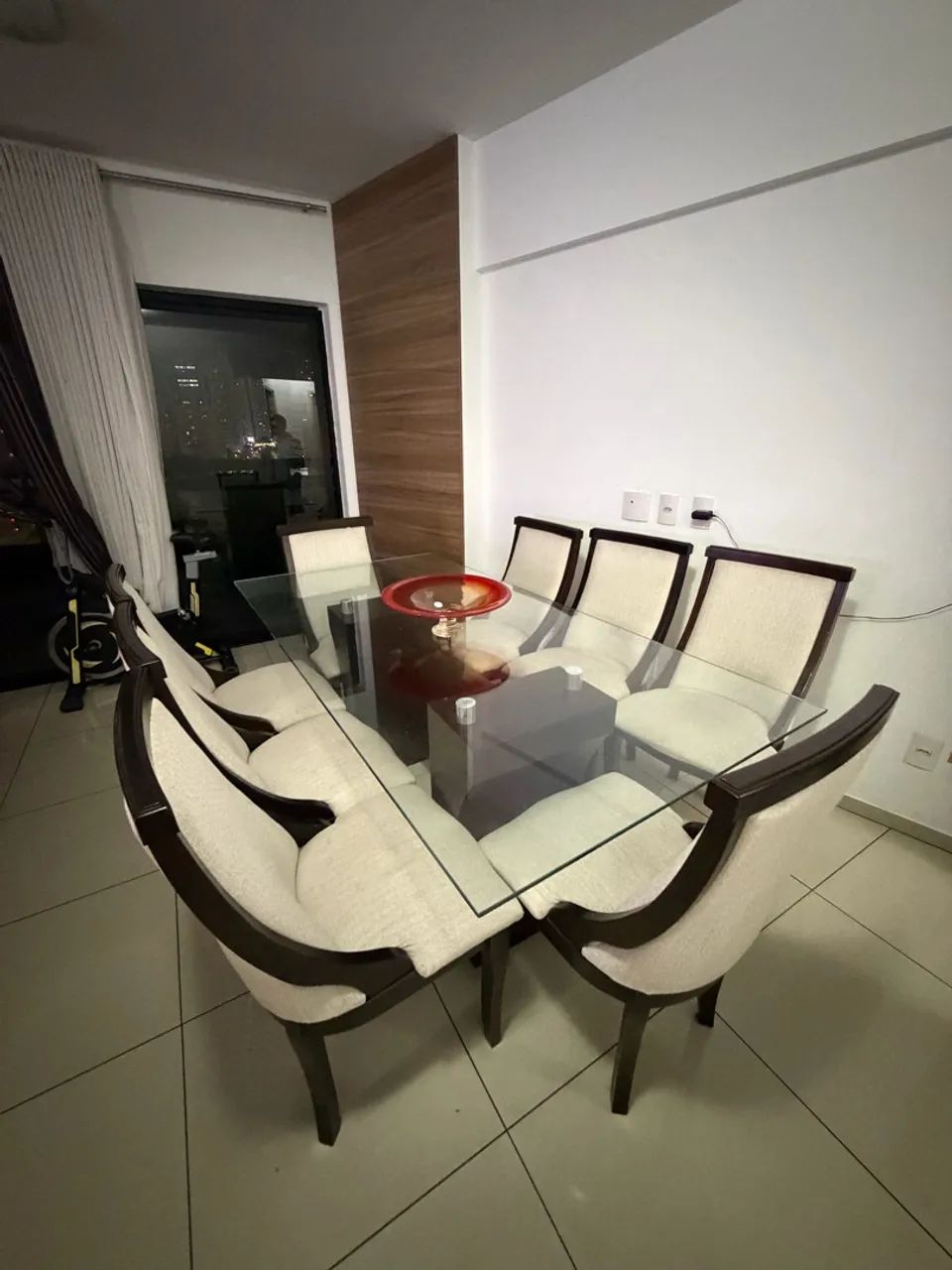 MESA DE JANTAR  COM 8 CADEIRAS  - Foto 2