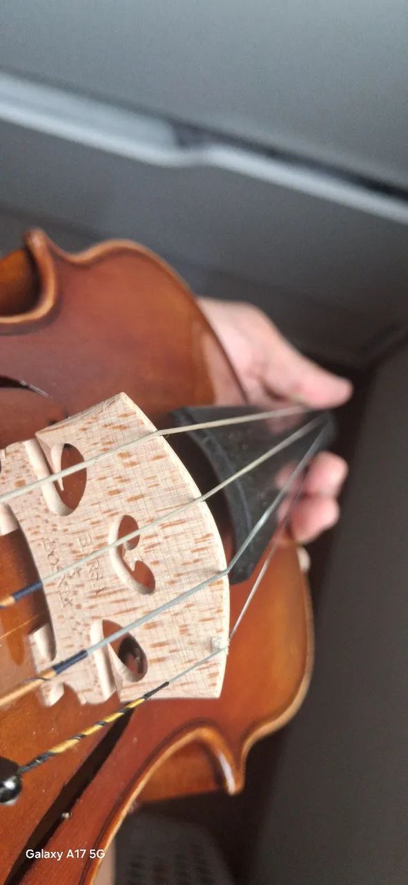 Vendo violino de Luthier erick Freitas. Instrumento recém armazenado ótimo som.  - Foto 4