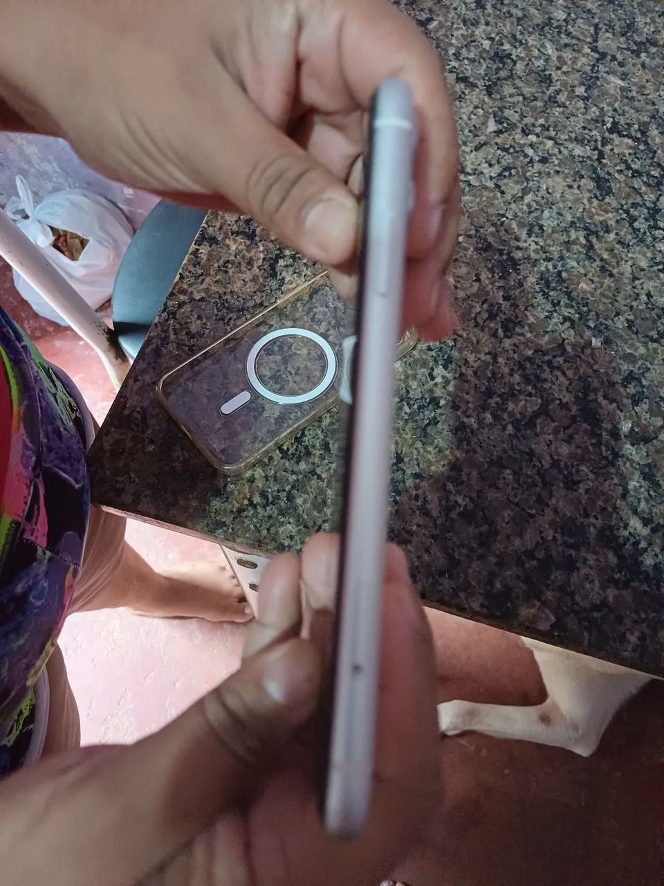 Vende-se iPhone 11 normal. 64 Giga. Saúde de bateria 81%. R$ 900,00. - Foto 5