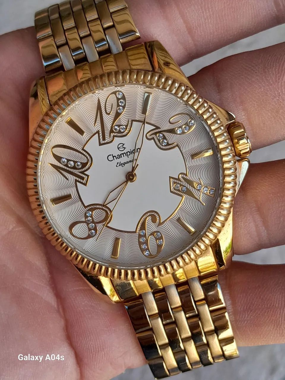 Vendo relógio Champion Elegance dourado.  - Foto 4